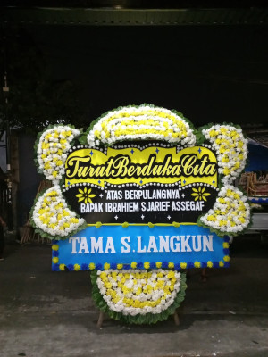 Papan Bunga Duka di Batu Merah